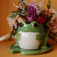 Frog Shaped Oil Burner on a lil Lily Pad