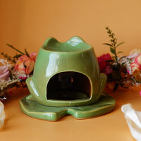 Frog Shaped Oil Burner on a lil Lily Pad